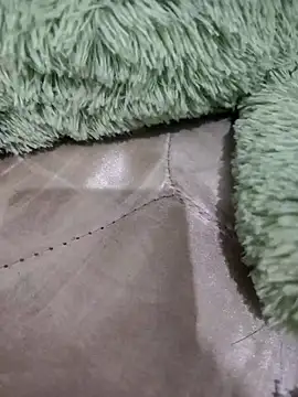 Snapshot of YUTELX chatting on 14, 9, 2025 YUTELX online show from 14, 9, 2025