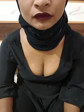 Itz Mayra  online show from 31, 10, 2025