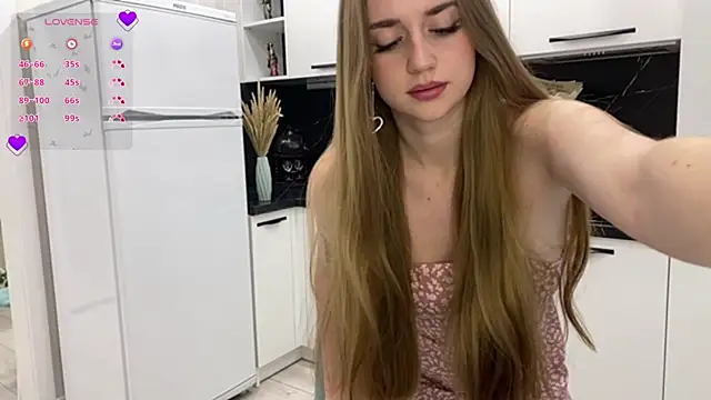 Snapshot of Jessica1West chatting on 5, 11, 2025 Jessica1West online show from 5, 11, 2025