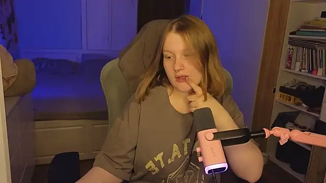 OliviaBlade online show from 11, 11, 2025