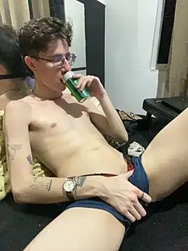 Snapshot of HeiRique chatting on 6, 10, 2025 HeiRique online show from 6, 10, 2025