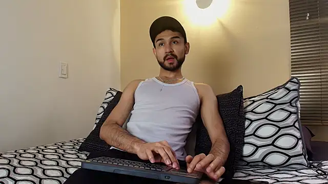 Axel Moon S online show from 17, 12, 2025