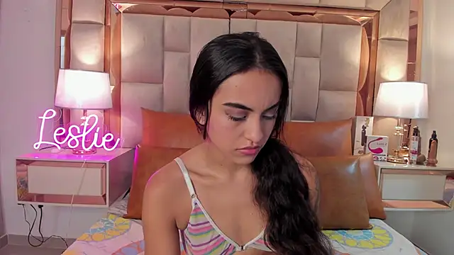 Leslie Bussh  online show from 14, 11, 2025