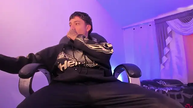 Snapshot of weesley_boy chatting on 14, 1, 2026 weesley boy online show from 14, 1, 2026