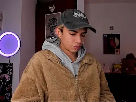 guynextdo0r online show from 8, 10, 2025