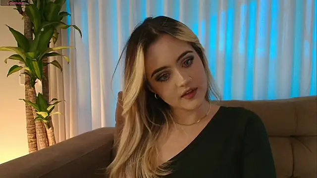 MaryMoon  online show from 1, 11, 2025