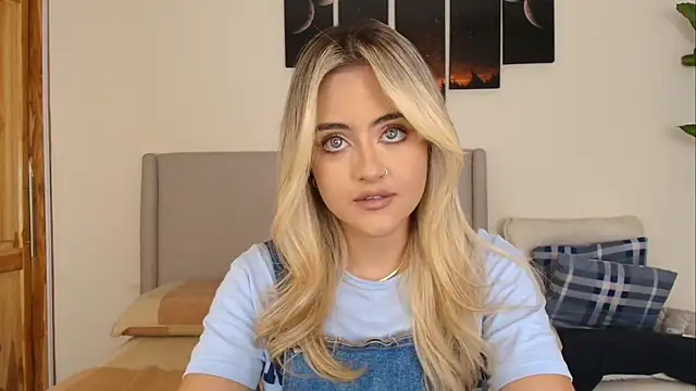 Snapshot of MaryMoon_ chatting on 12, 1, 2026 MaryMoon online show from 12, 1, 2026