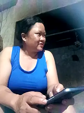 Snapshot of riso-00 chatting on 13, 10, 2025 riso-00 online show from 13, 10, 2025