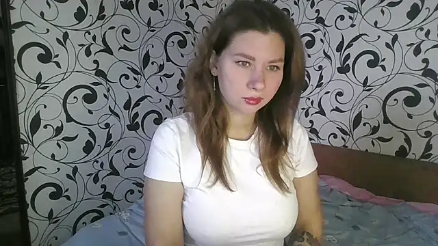 Snapshot of YourEmilie chatting on 21, 10, 2025 YourEmilie online show from 21, 10, 2025