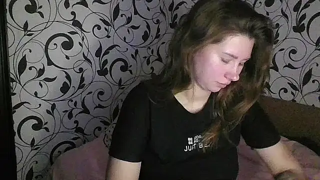 Snapshot of YourEmilie chatting on 31, 10, 2025 YourEmilie online show from 31, 10, 2025