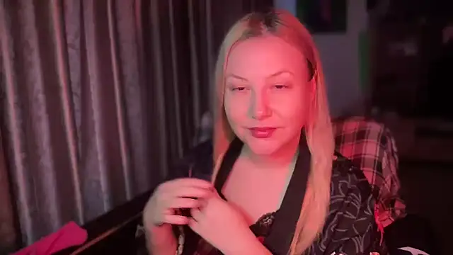 BikiHellena online show from 8, 11, 2025