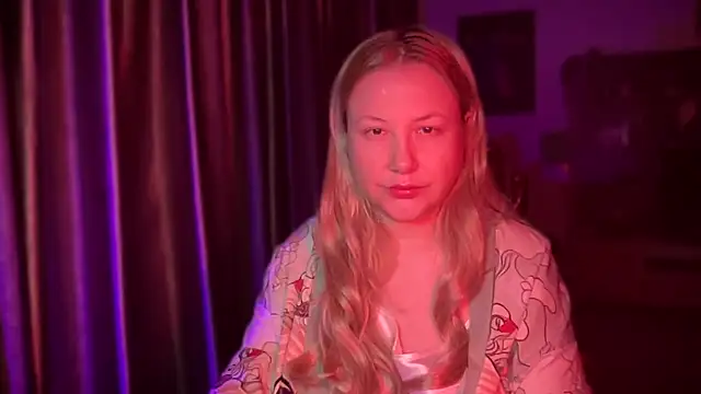 BikiHellena online show from 22, 4, 2026