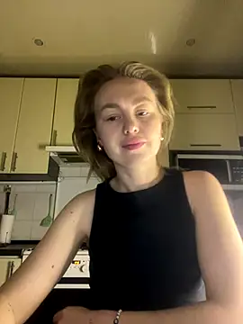 MartaLuna  online show from 13, 12, 2025