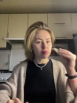 MartaLuna  online show from 8, 2, 2026