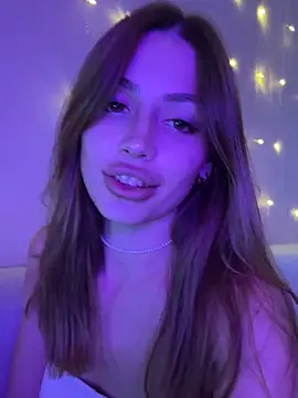 Elizabeth Tay online show from 16, 10, 2025