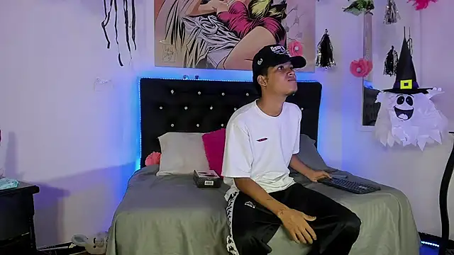 xxKamadevaxx online show from 23, 10, 2025