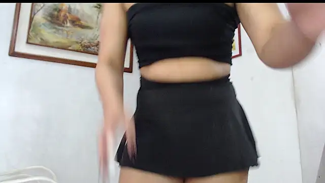 Snapshot of Valerysimon_ chatting on 8, 11, 2025 Valerysimon online show from 8, 11, 2025