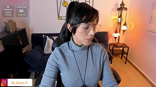 Snapshot of Lyliboomm chatting on 10, 11, 2025 Lyliboomm online show from 10, 11, 2025