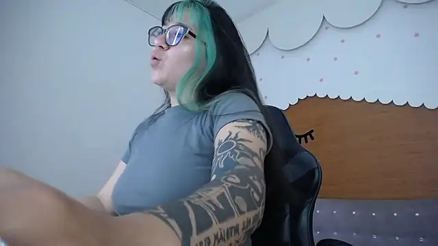 Snapshot of nicte_t_ chatting on 1, 10, 2025 nicte t  online show from 1, 10, 2025