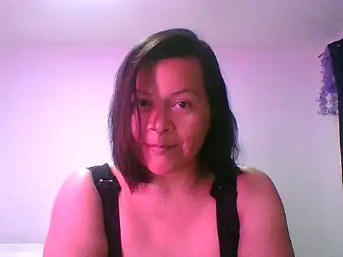 Snapshot of adri89-g chatting on 7, 10, 2025 adri89-g online show from 7, 10, 2025