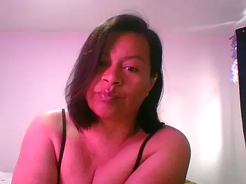 Snapshot of adri89-g chatting on 10, 10, 2025 adri89-g online show from 10, 10, 2025