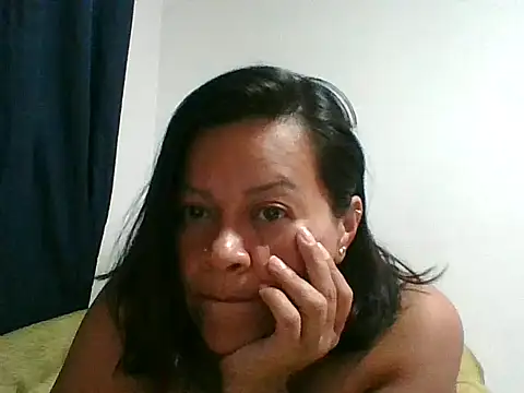 Snapshot of adri89-g chatting on 30, 10, 2025 adri89-g online show from 30, 10, 2025