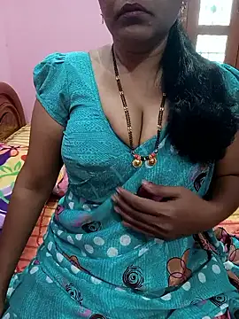 Snapshot of KannadaTamilTeluguBeauty chatting on 15, 6, 2026 KannadaTamilTeluguBeauty online show from 15, 6, 2026