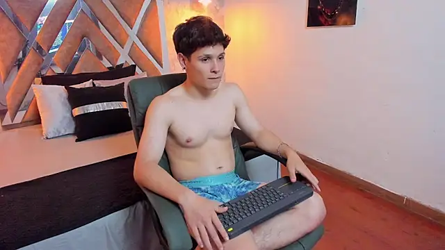 Snapshot of kraven_lust chatting on 12, 9, 2025 kraven lust online show from 12, 9, 2025