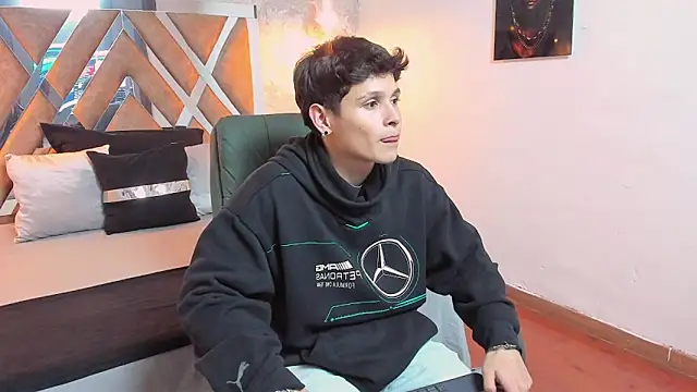 Snapshot of kraven_lust chatting on 21, 9, 2025 kraven lust online show from 21, 9, 2025