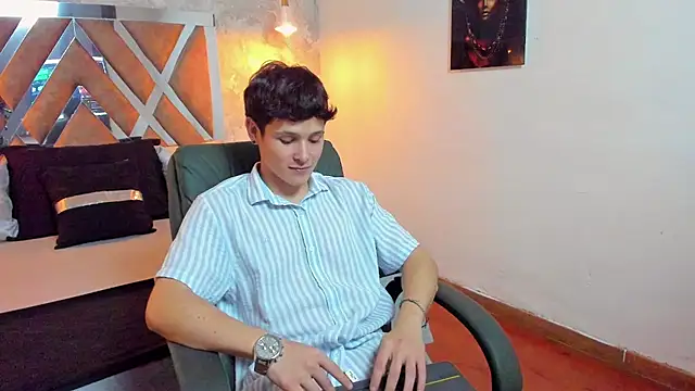 Snapshot of kraven_lust chatting on 25, 9, 2025 kraven lust online show from 25, 9, 2025