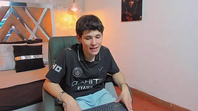 Snapshot of kraven_lust chatting on 5, 10, 2025 kraven lust online show from 5, 10, 2025