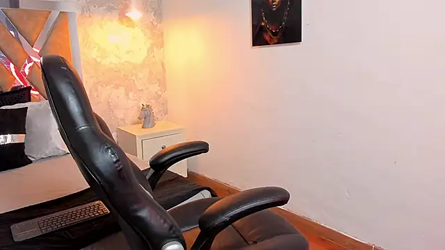 Snapshot of kraven_lust chatting on 22, 10, 2025 kraven lust online show from 22, 10, 2025