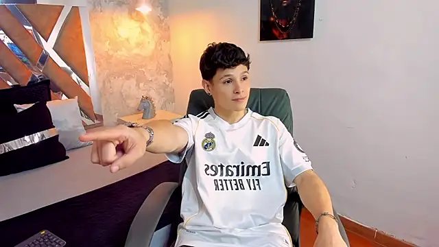 Snapshot of kraven_lust chatting on 5, 11, 2025 kraven lust online show from 5, 11, 2025