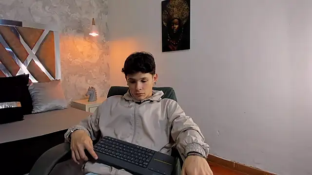 Snapshot of kraven_lust chatting on 8, 11, 2025 kraven lust online show from 8, 11, 2025