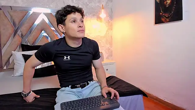 Snapshot of kraven_lust chatting on 19, 11, 2025 kraven lust online show from 19, 11, 2025