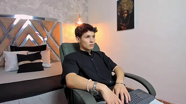 Snapshot of kraven_lust chatting on 21, 11, 2025 kraven lust online show from 21, 11, 2025