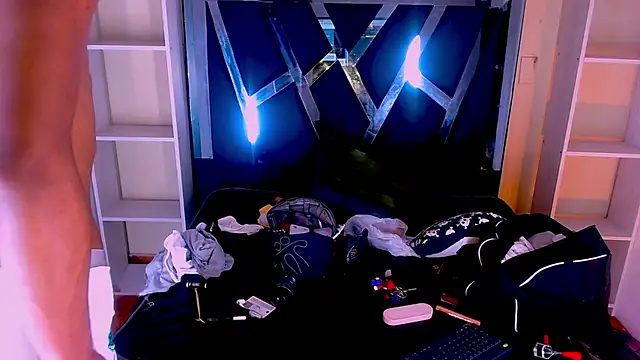 Billie Turner  online show from 6, 11, 2025