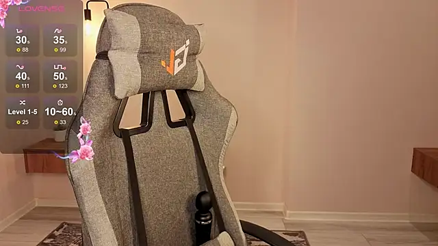 Frences Eyes online show from 9, 11, 2025