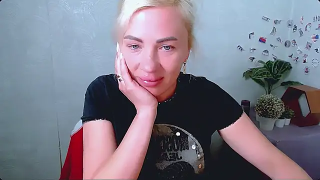 Snapshot of EmmaCat_ chatting on 28, 5, 2026 EmmaCat online show from 28, 5, 2026