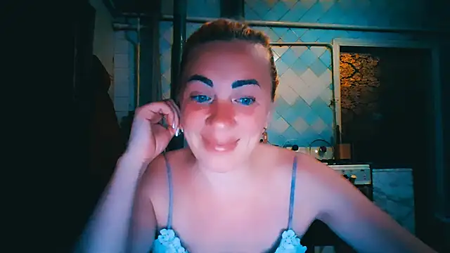 Snapshot of EmmaCat_ chatting on 7, 6, 2026 EmmaCat online show from 7, 6, 2026