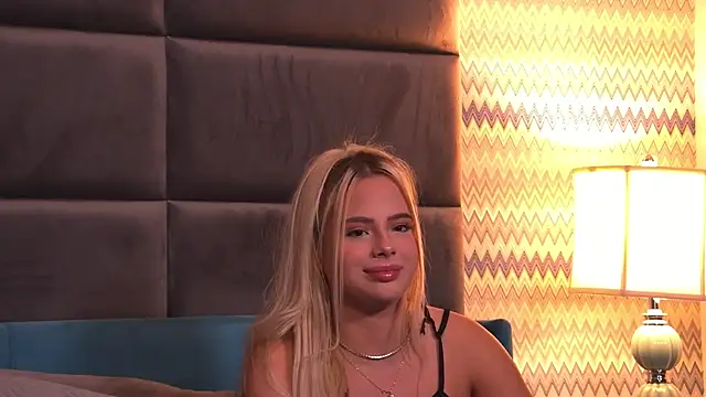 YssabelFox online show from 7, 10, 2025