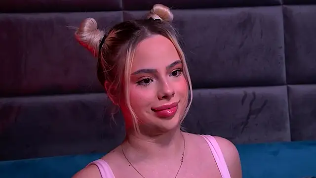 YssabelFox online show from 4, 12, 2025