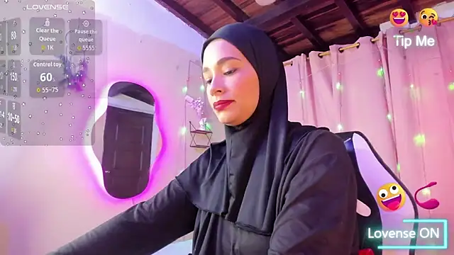 ShanaJamil online show from 14, 10, 2025