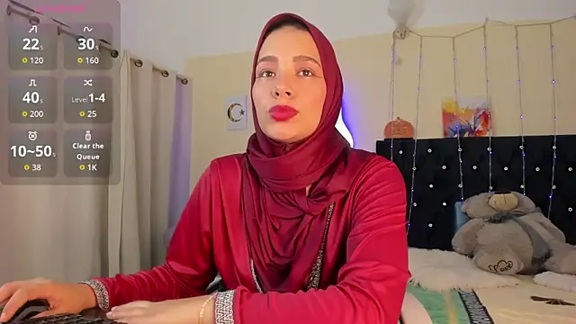 ShanaJamil online show from 13, 4, 2026