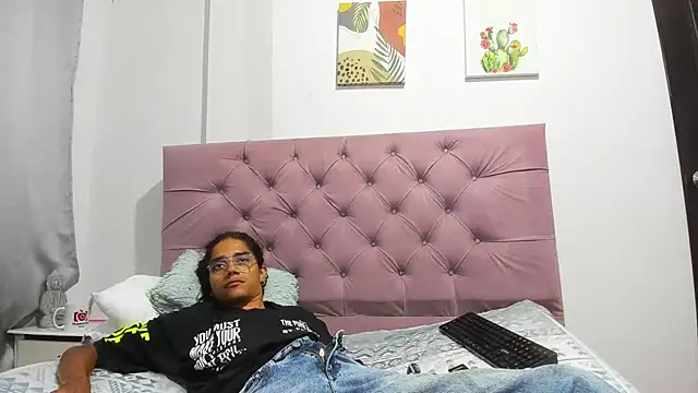 EthanBlackwoodd online show from 22, 4, 2026