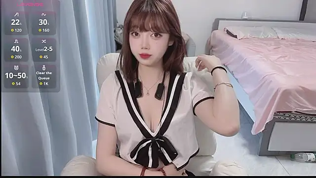 Snapshot of Lucky_Cici chatting on 1, 10, 2025 Lucky Cici online show from 1, 10, 2025