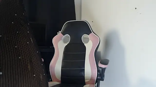 MayaScott11 online show from 11, 3, 2026