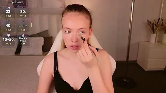 SallyPinkman online show from 21, 9, 2025