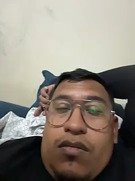 Snapshot of dannybs05 chatting on 11, 11, 2025 dannybs05 online show from 11, 11, 2025