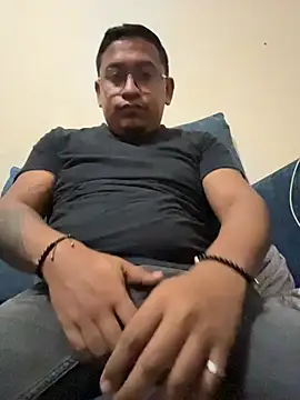 Snapshot of dannybs05 chatting on 14, 11, 2025 dannybs05 online show from 14, 11, 2025